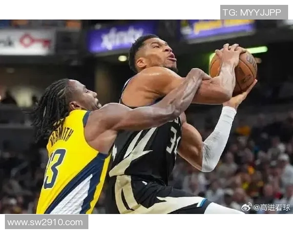 字母哥点赞队友三分制胜时刻