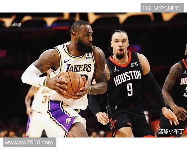 开嘲讽!庄神空位三分打到侧板 狄龙在板凳席上笑翻了